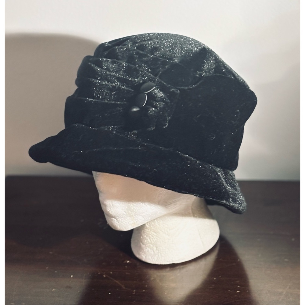 Betmar Vintage Black 1920s Cloche Hat With Three Satin Button Detail-M-L